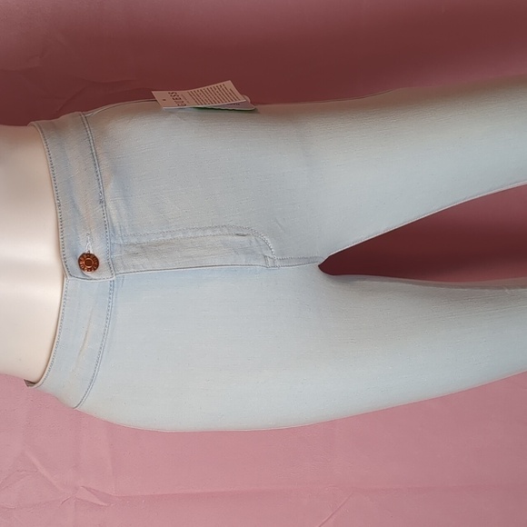 Guess Nova Ultra High Rise Skinny Jeans in Bleached Out Light Blue Wash Size 24 - Picture 2 of 8